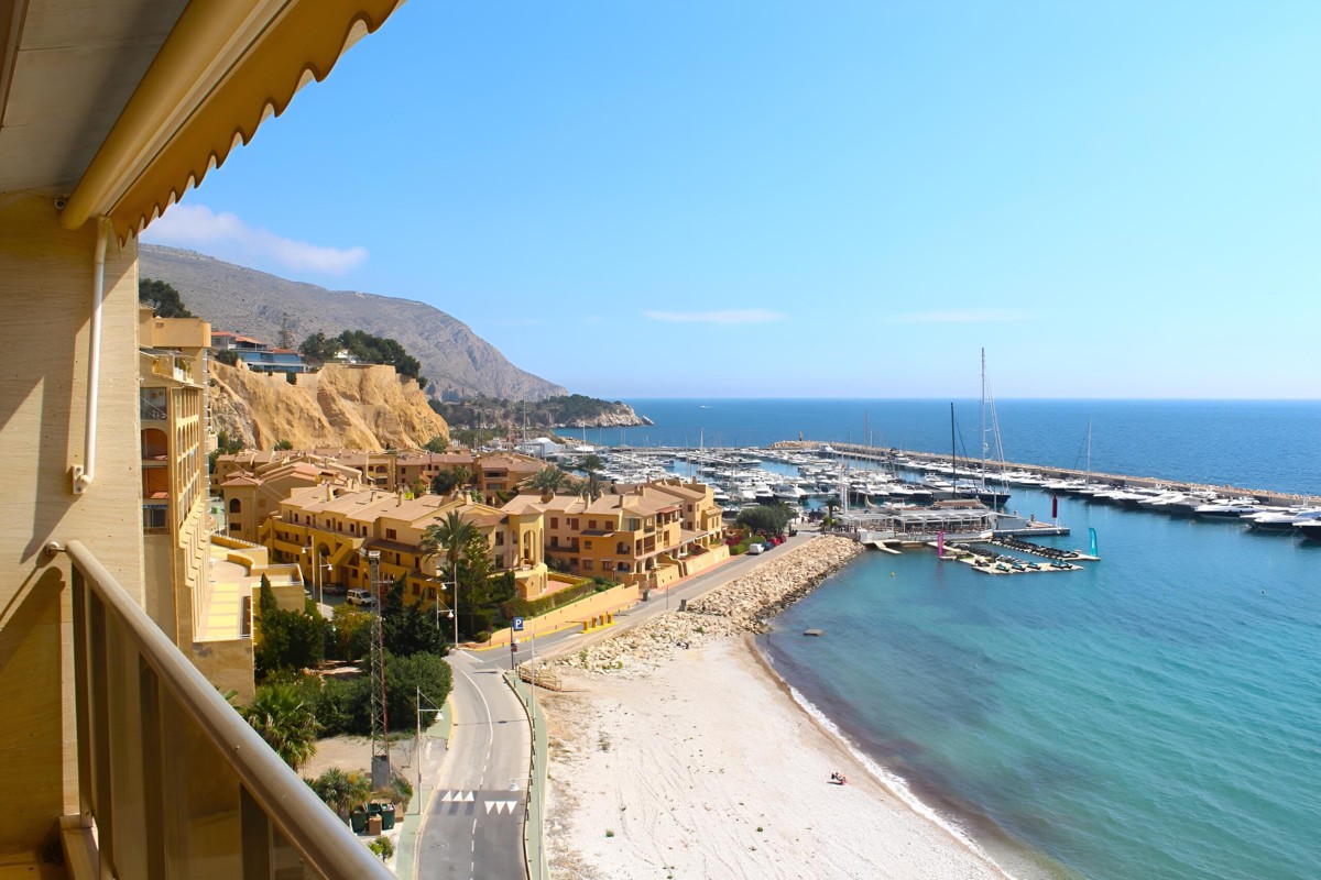 2-in-1 Seaside Splendour: Luxurious Dual Apartments with Panoramic Sea Views in Playa Mascarat, Altea