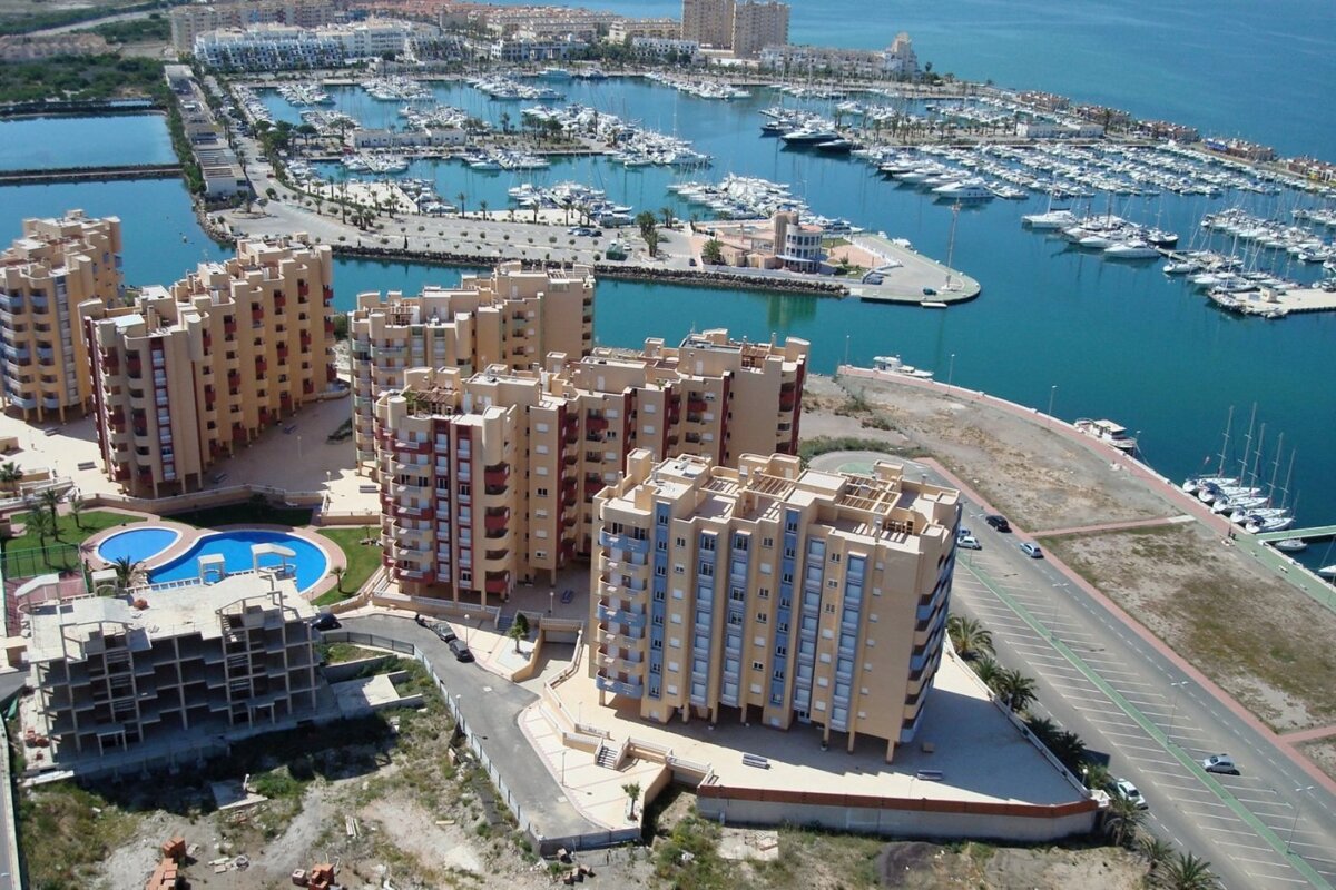 New build, 3 bedroom, 2 bathroom apartment in La Manga