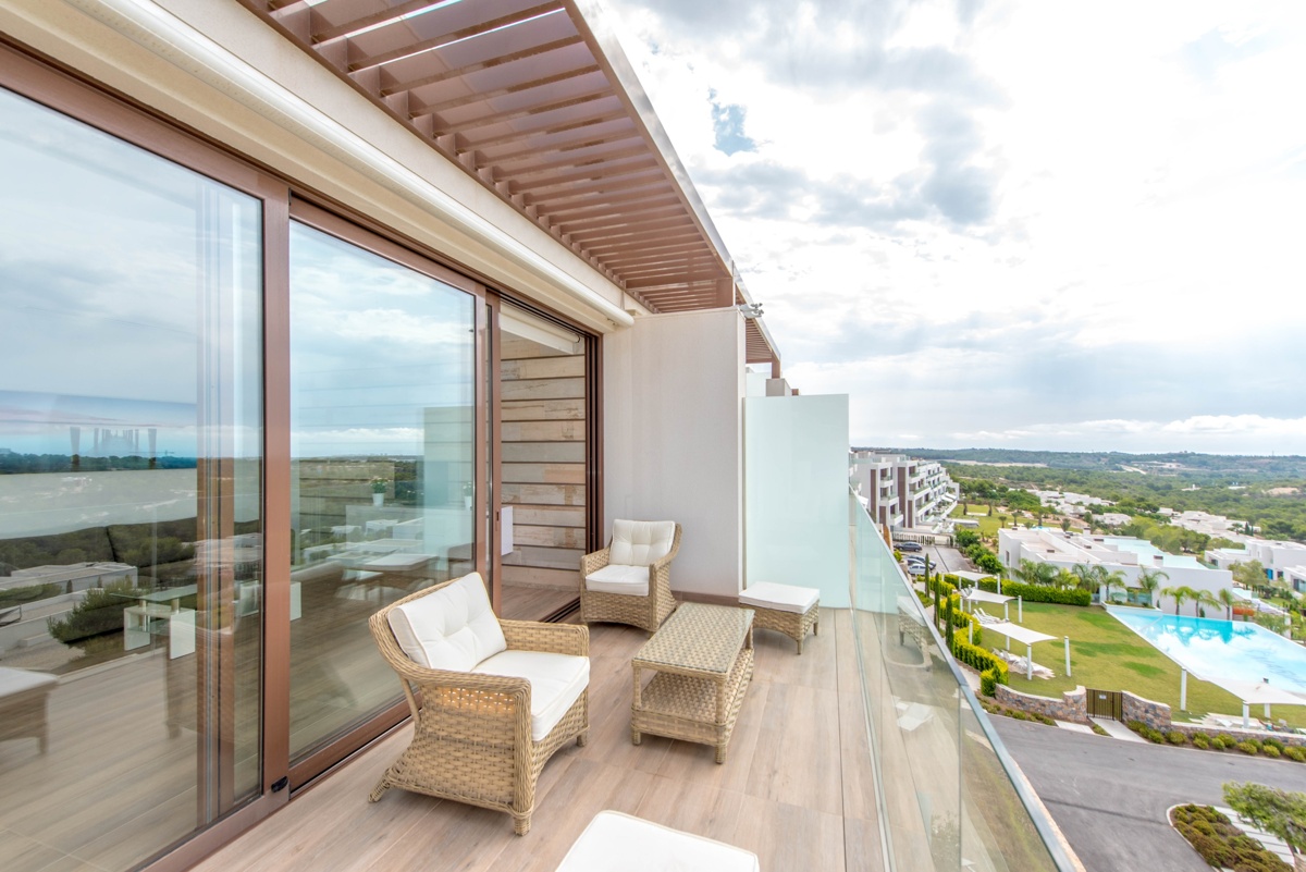 Luxury Penthouse In Las Colinas Golf